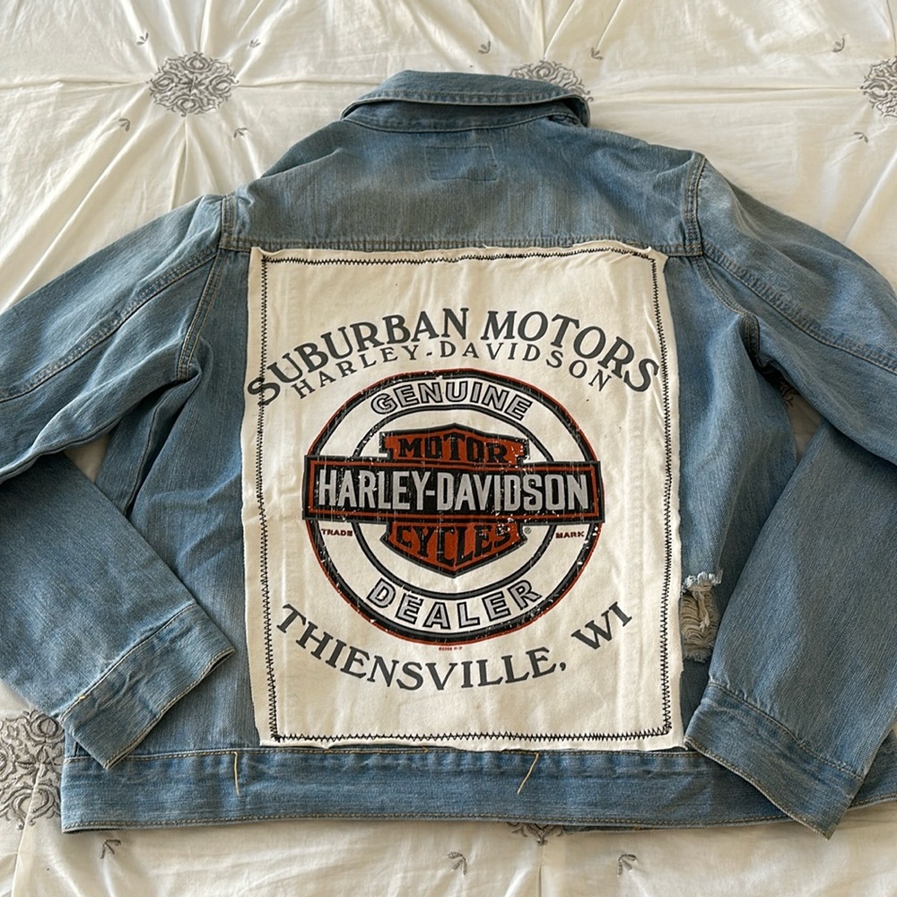 Vintage Harley Davidson Suburban Motors WI Jean Distressed Jacket